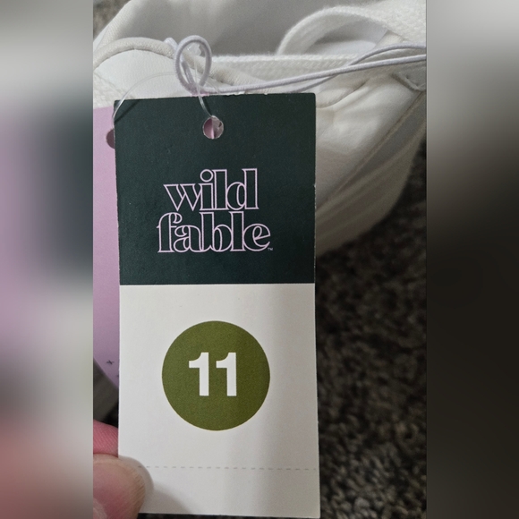 White Athletic Tennis Shoes, Memory Foam, Padded Ankle Collar, Size 11, New - Picture 10 of 12